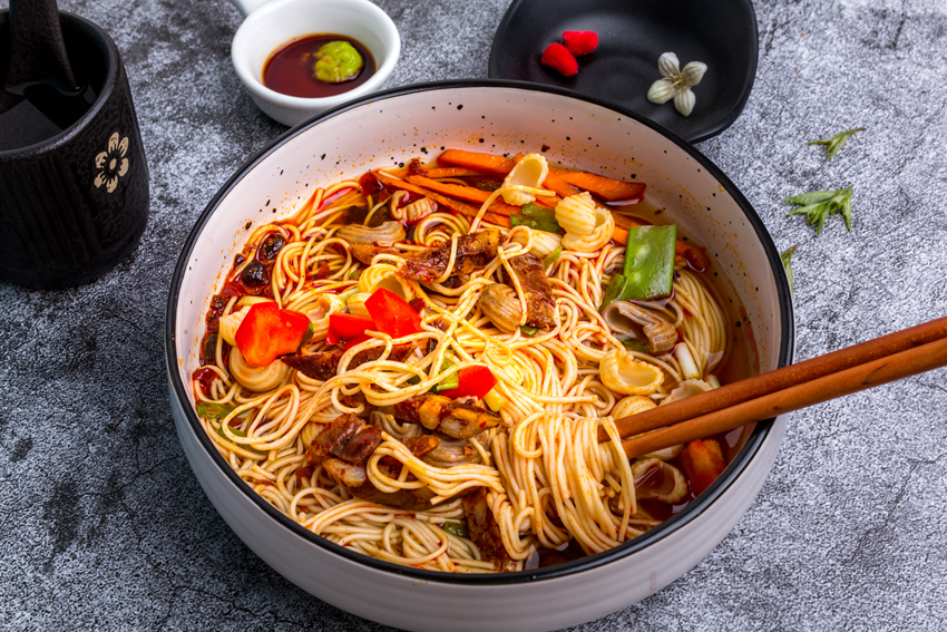 鄭州餐飲裝修公司資本“鐘愛(ài)”什么樣的面館?(圖1) 鄭州餐飲裝修公司資本“鐘愛(ài)”什么樣的面館?(圖1)